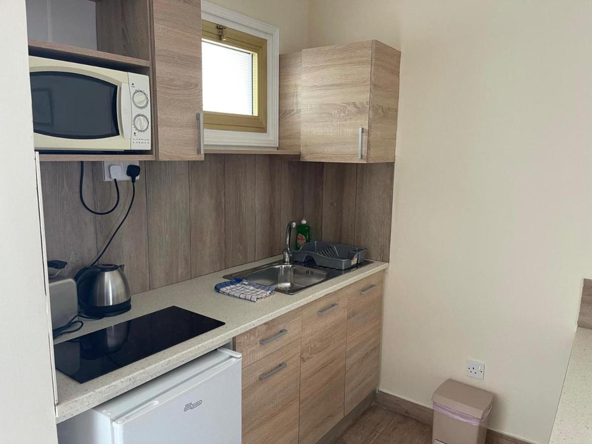 Antonis G. Hotel Apartments Voroklini Ngoại thất bức ảnh