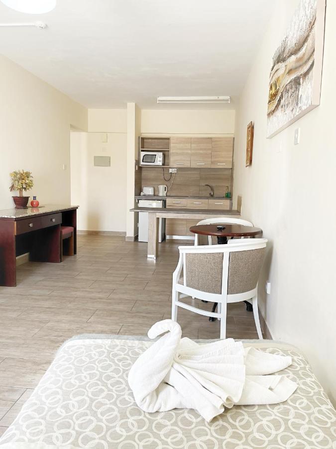 Antonis G. Hotel Apartments Voroklini Ngoại thất bức ảnh