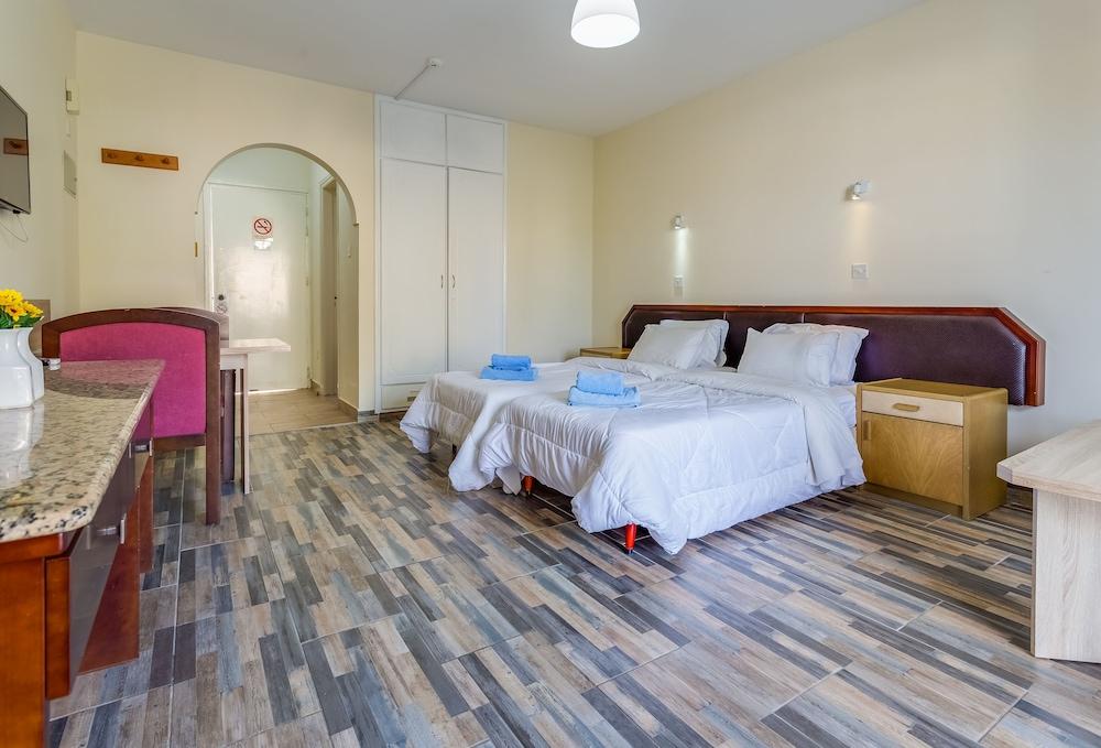 Antonis G. Hotel Apartments Voroklini Ngoại thất bức ảnh